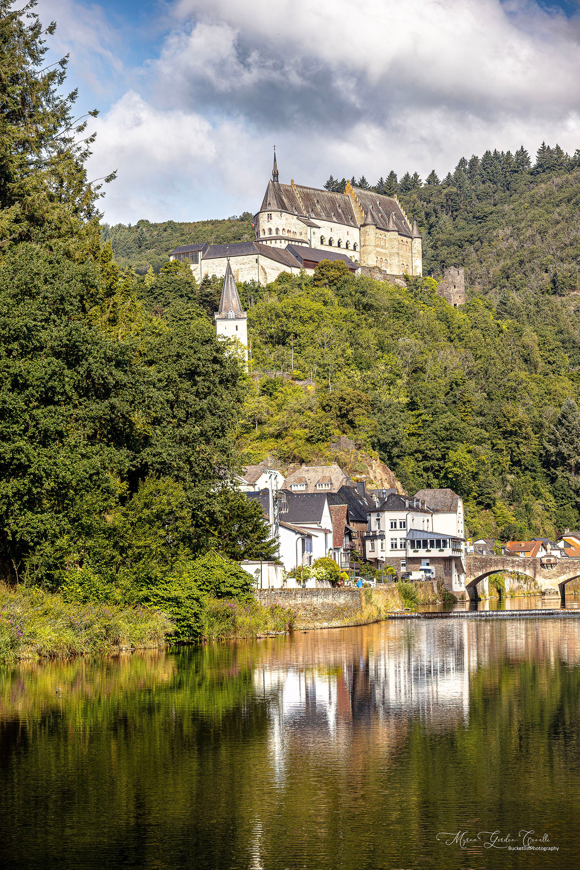 Vianden Castle & Our River Reflection — Alu Dibond Wall Art 50×75cm